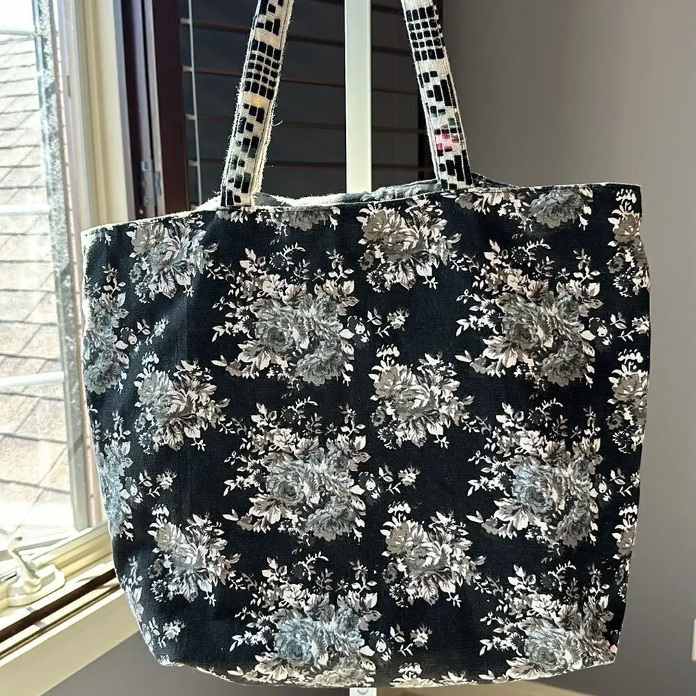 AMERICA & BEYOND Women's Cotton Floral Fringe Medallion Boho Tote Bag Black